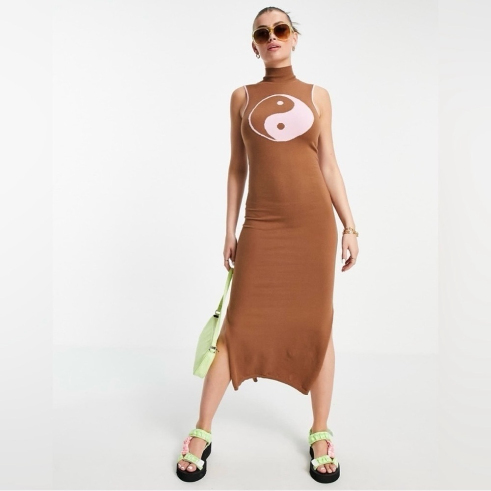 ASOS Annorlunda Yin Yang Mockneck‎ Midi Dress